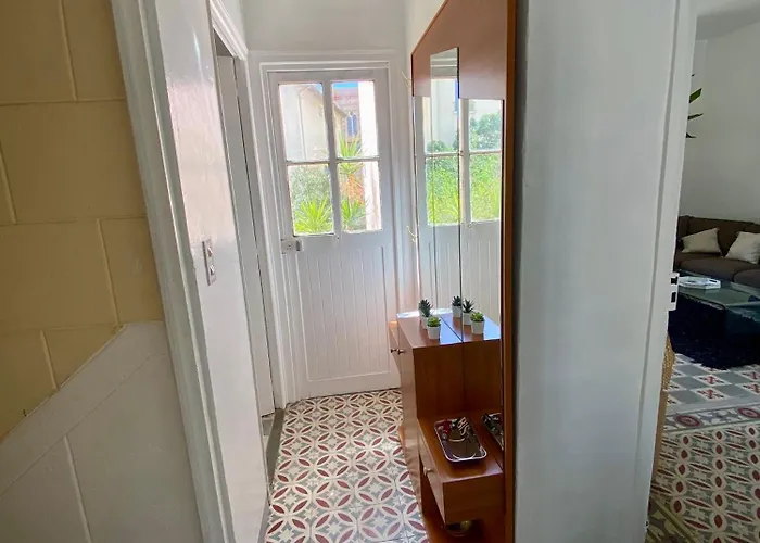 Grand En Centre Avec Terrasse