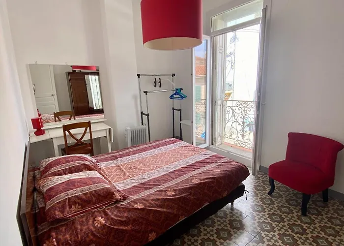 Grand En Centre Avec Terrasse