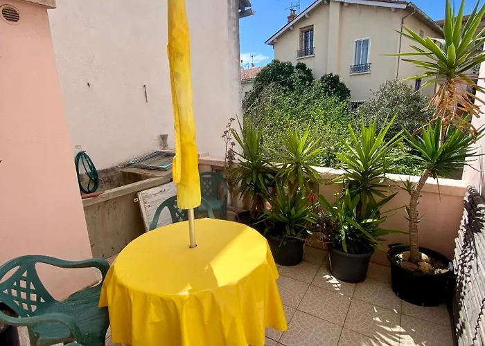 Lägenhet Grand En Centre Avec Terrasse